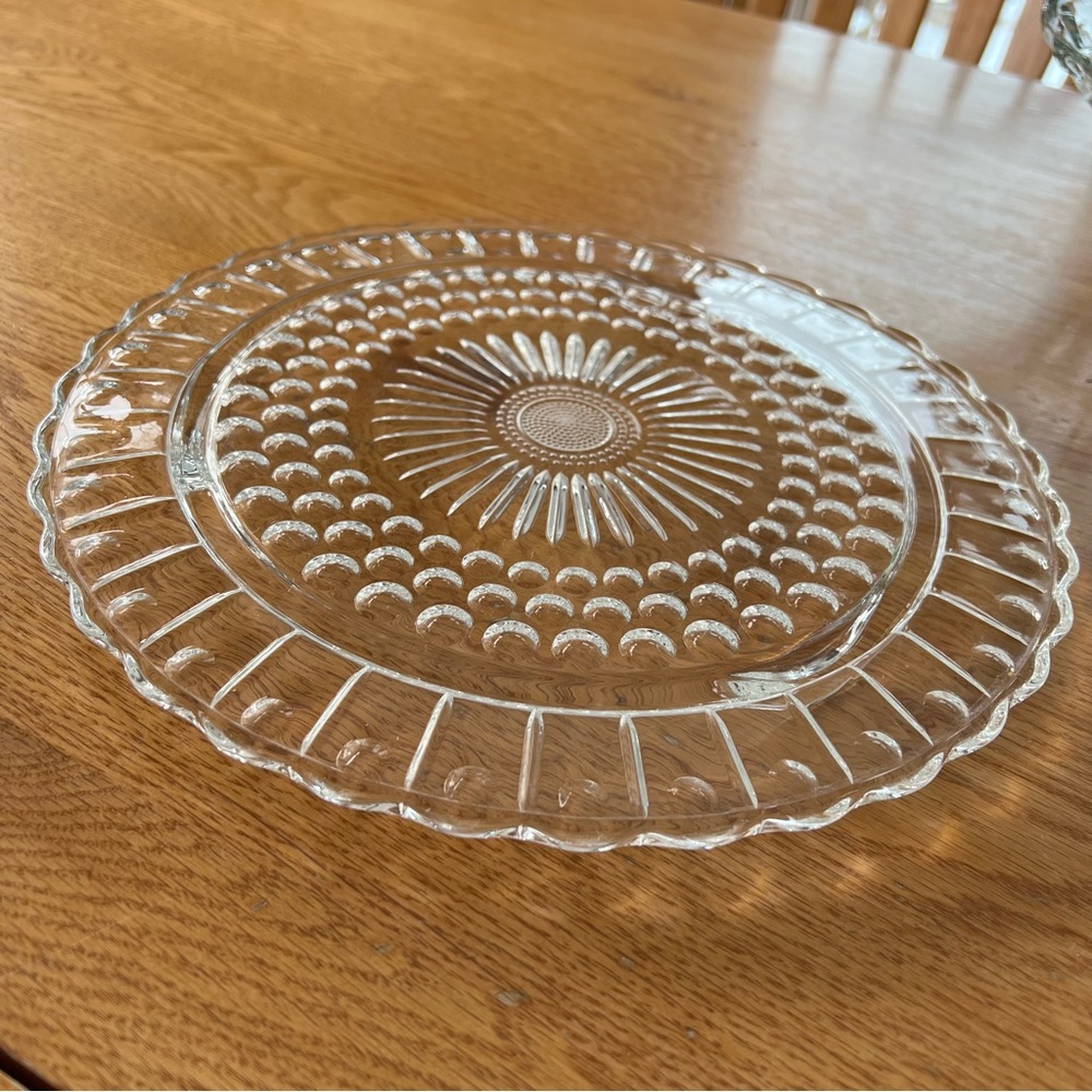Round Sunflower Footed Cake Plate
Stand Bubble Design Federal Glass 11.5"
